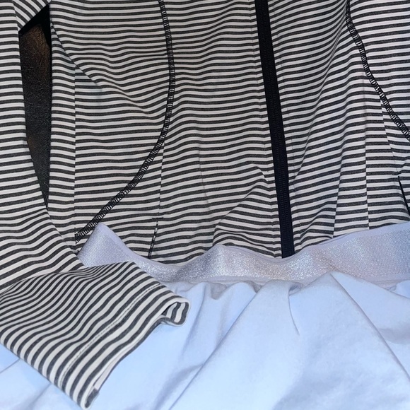 Lolë long sleeve zip up🏃♀️ - Picture 4 of 6